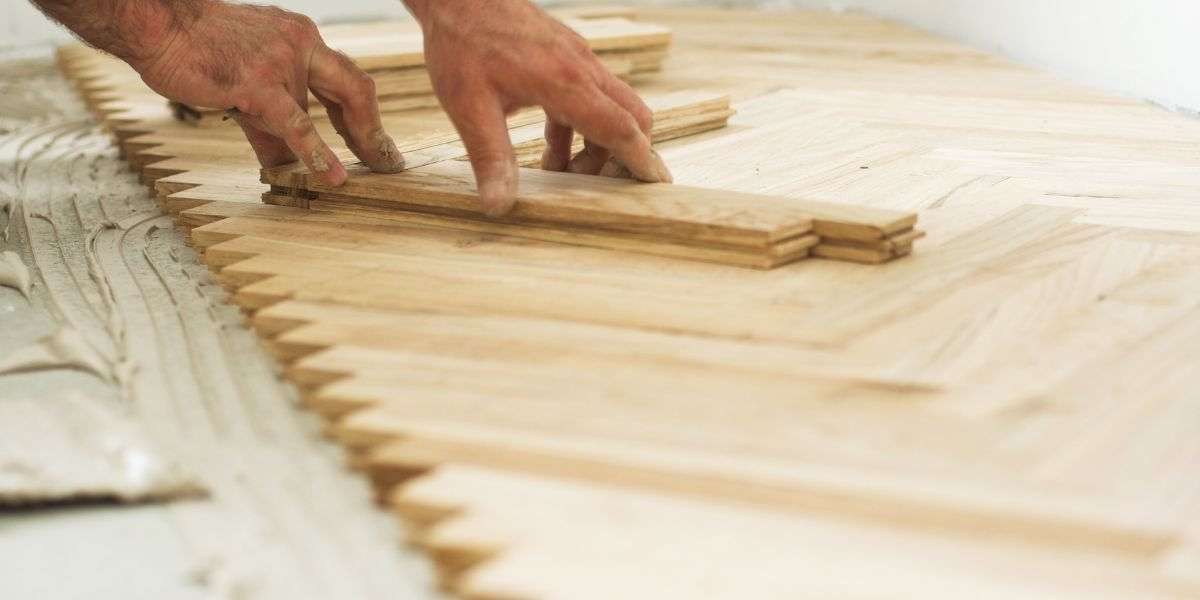 Pose de parquet à bâtons rompus à Douai